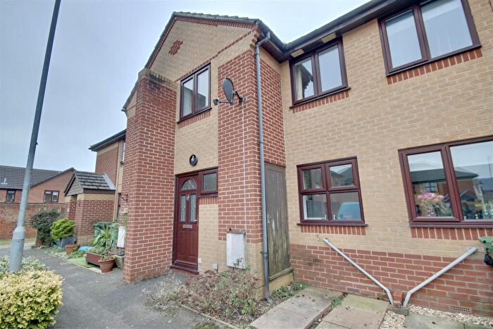2 Bedroom Terraced House For Sale In Morgan Road, Southsea, PO4