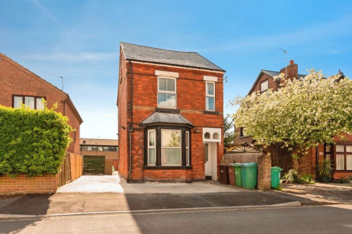3 Bedroom Detached House For Sale In Greenfield Street, Nottingham, NG7