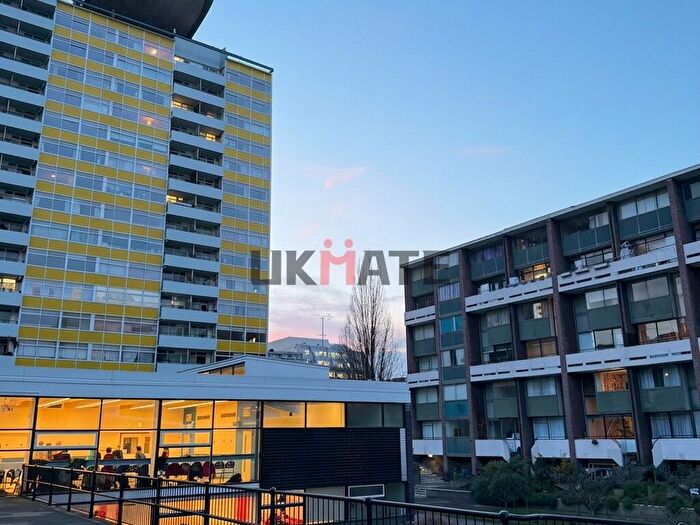 1 Bedroom Flat To Rent In Stanley Cohen House, Golden Lane Estate, EC1Y