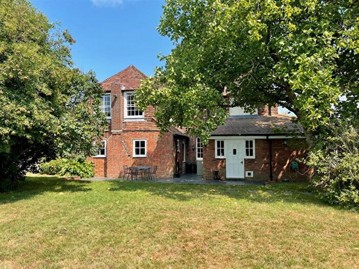 5 Bedroom Detached House For Sale In Rural Village, Kent, CT4