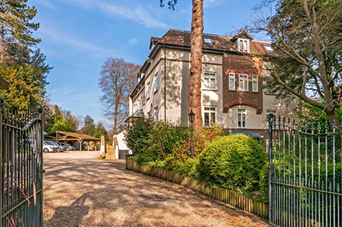 3 Bedroom Duplex For Sale In Kings Crescent, Winchester, SO22