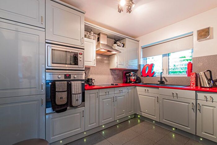 2 Bedroom Flat For Sale In Grangemoor Court, Cardiff Bay, Cardiff, CF11