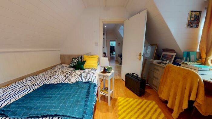 2 Bedroom Flat To Rent In Springbank House, Headingley Lane, Headingley, Leeds, LS6