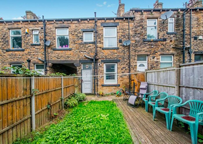 3 Bedroom Terraced House For Sale In Shirley Road, Tong Street, Bradford, BD4