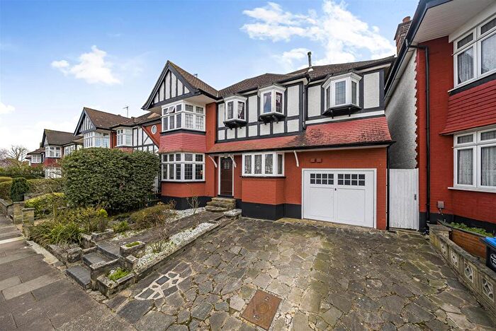6 Bedroom Detached House For Sale In Barn Hill, Wembley Park, HA9