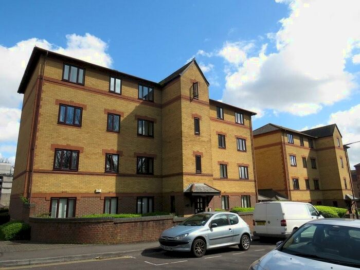 1 Bedroom Ground Flat To Rent In Redcliffe, Franklin Court, BS1