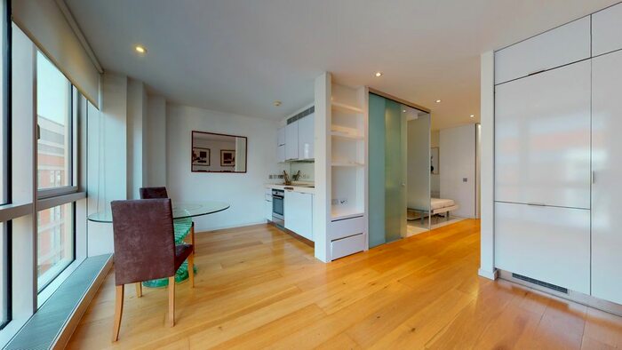 Studio To Rent In Fairmont Avenue, London, E14