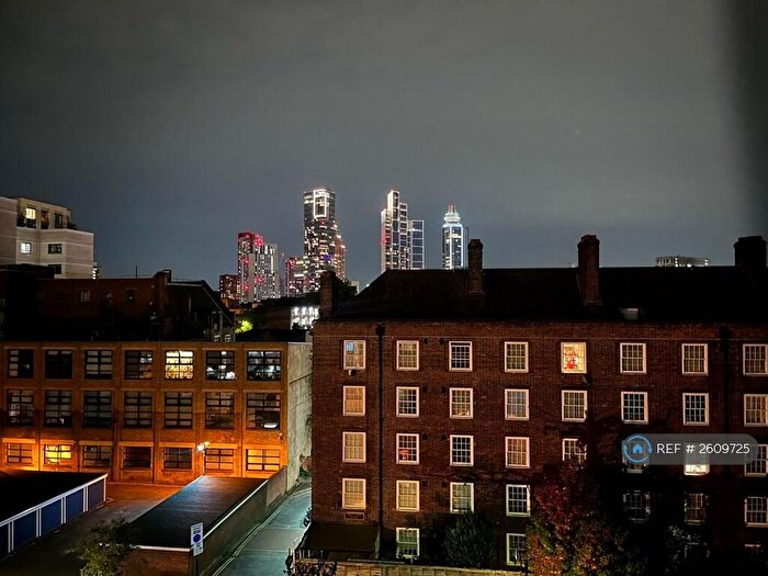 3 Bedroom Flat To Rent In Duffel House, London, SE11