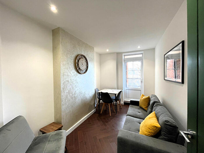 3 Bedroom Apartment To Rent In Eversholt Street, Euston, NW1