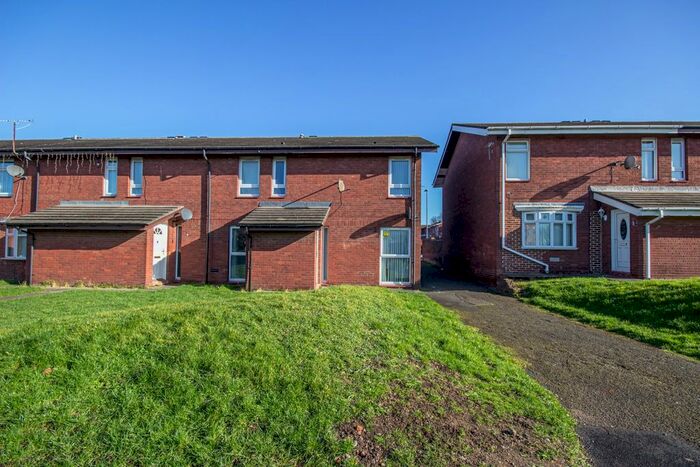 3 Bedroom End Of Terrace House To Rent In Milling Court, Gateshead, Tyne And Wear, NE8