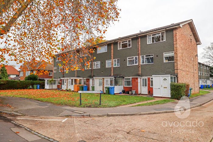 2 Bedroom Maisonette For Sale In Winchester Street, Farnborough, Hampshire, GU14