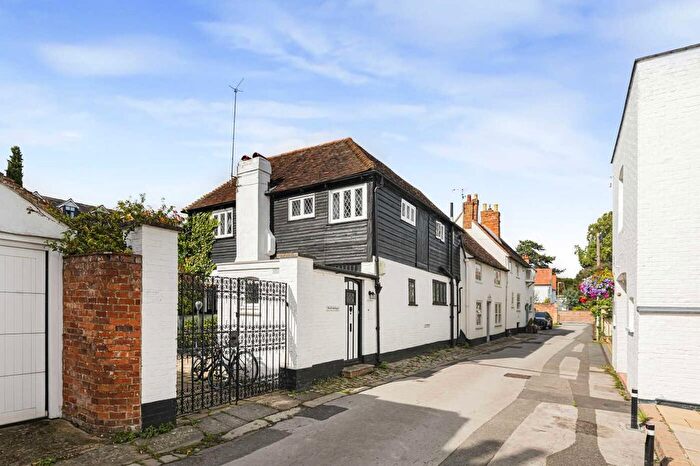 3 Bedroom Semi-Detached House For Sale In Wharfe Lane, Henley-On-Thames, RG9