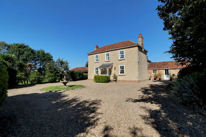 4 Bedroom Detached House For Sale In Brandywharf Road, Waddingham, DN21