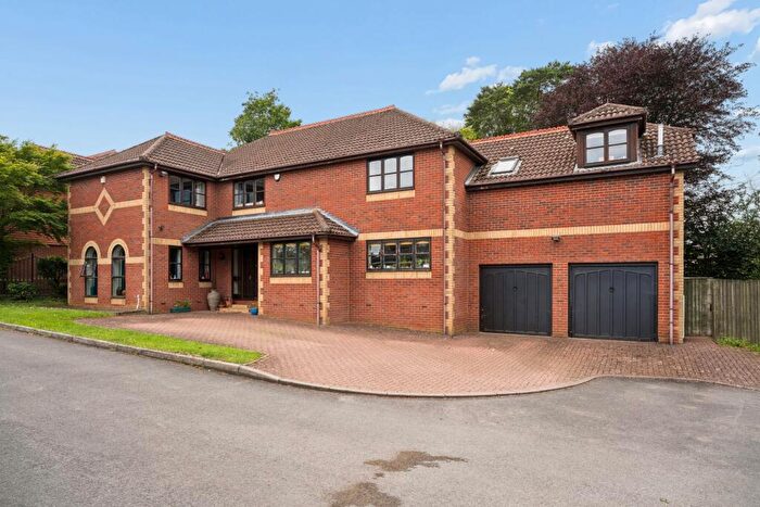 5 Bedroom Detached House For Sale In Kingshill Way, Berkhamsted, HP4