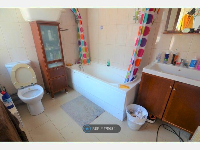 2 Bedroom Terraced House To Rent In Clacton Road, London, E17