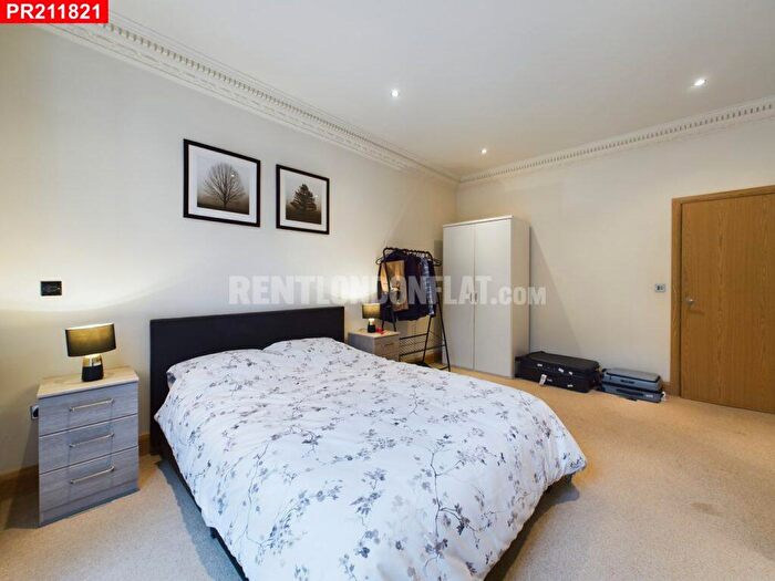 1 Bedroom Flat To Rent In School Mews, Shadwell, – Bedroom Flat, E1