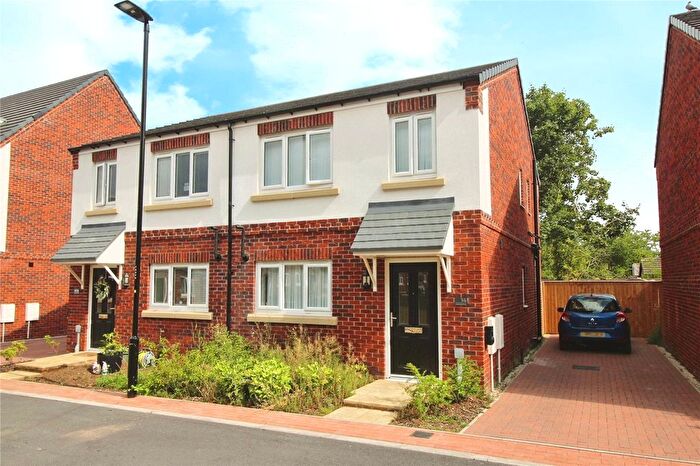 3 Bedroom Semi-Detached House To Rent In Fulwood Drive, Balby, Doncaster, South Yorkshire, DN4