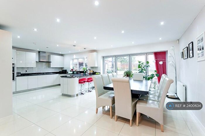 4 Bedroom Semi-Detached House To Rent In Torrington Drive, Potters Bar, EN6