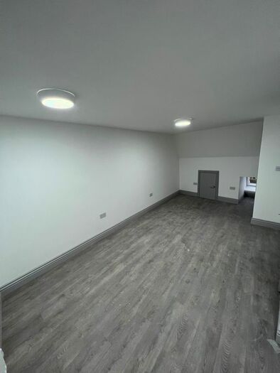 2 Bedroom Flat To Rent In Second Floor Flat, A, The Broadway, UB6