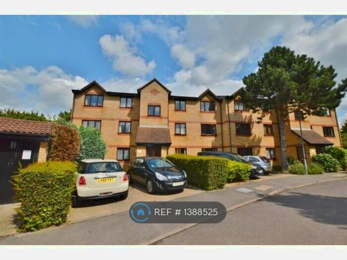 1 Bedroom Flat To Rent In Courtlands Close, Watford, WD24