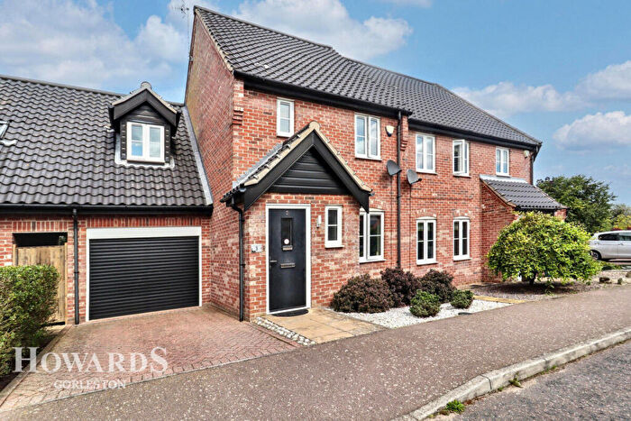 3 Bedroom End Of Terrace House For Sale In Royal Sovereign Crescent, Bradwell, NR31