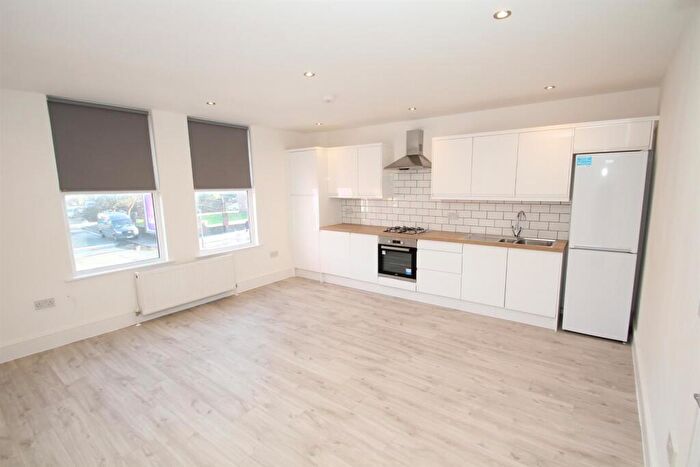 2 Bedroom Flat To Rent In Chester Road, Stretford, M32