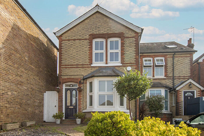 3 Bedroom Semi Detached House To Rent In Chart Lane, Reigate, RH2