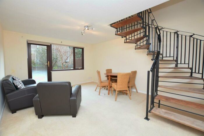 2 Bedroom Apartment To Rent In Claire Place, Isle Of Dogs, E14