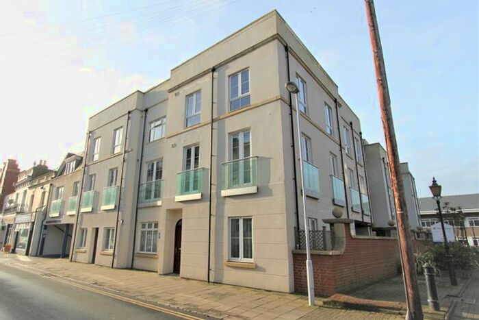 2 Bedroom Flat To Rent In Crescent Road, Worthing, BN11