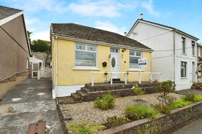 2 Bedroom Bungalow For Sale In Tyisha Road, Tumble, Llanelli, Carmarthenshire, SA14
