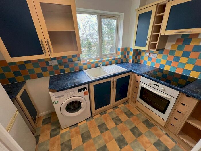 1 Bedroom Flat To Rent In Chaffinch Close, London, N9