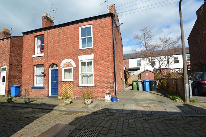 3 Bedroom Terraced House To Rent In Era Street, Sale, M33
