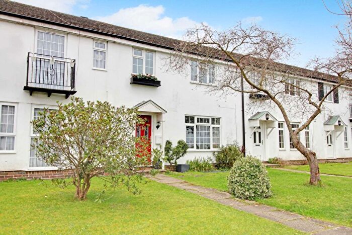 3 Bedroom Town House For Sale In Sutton Walk, Reading, RG1