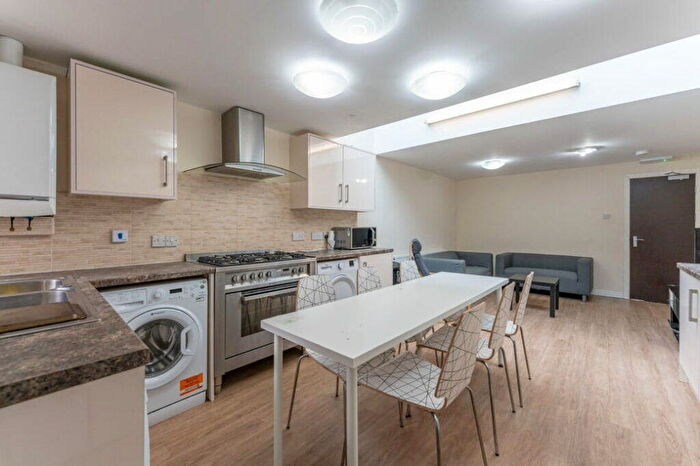 6 Bedroom Terraced House To Rent In Hubert Road, Selly Oak, Birmingham, B29