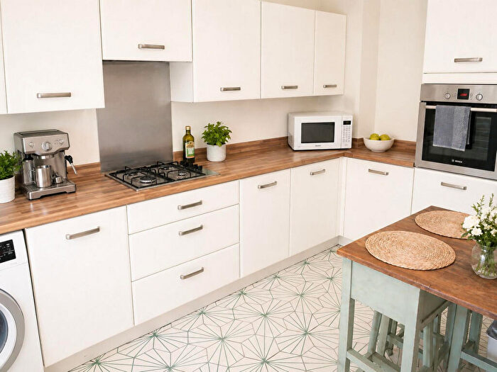 1 Bedroom End Of Terrace House To Rent In Sunflower Road, Bristol, BS16
