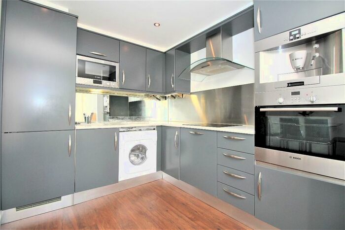 1 Bedroom Flat To Rent In Oxygen Apartment, Western Gateaway, E16