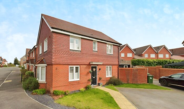 3 Bedroom Detached House For Sale In Coote Mews, Southwater, RH13