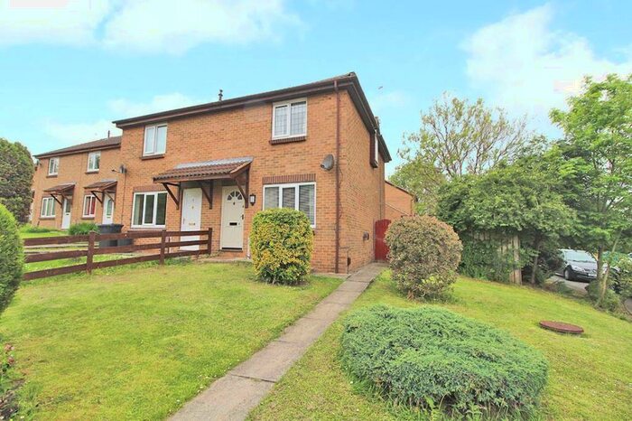 3 Bedroom Semi-Detached House To Rent In Yarrow Drive, Harrogate, HG3