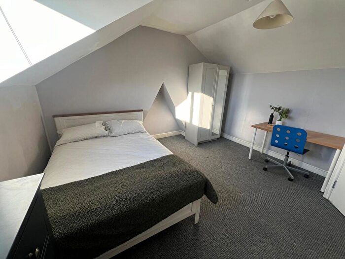 5 Bedroom Terraced House To Rent In Portland Street - Bed, LN5