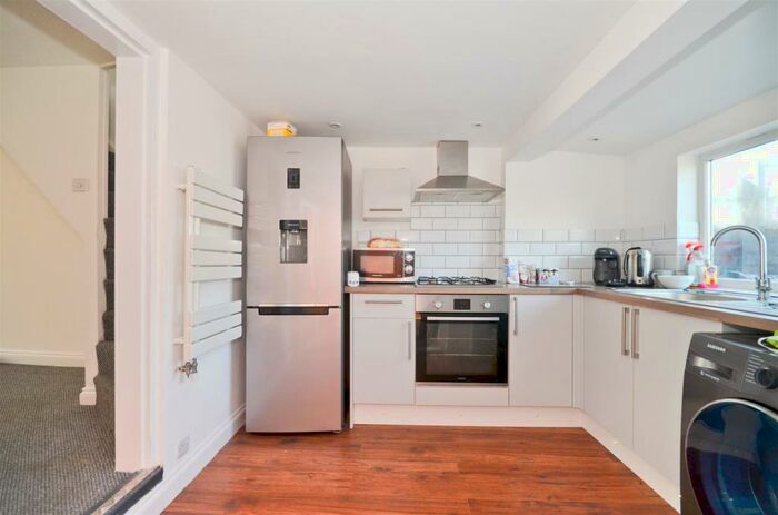 2 Bedroom Semi-Detached House To Rent In Newport, Isle Of Wight, PO30