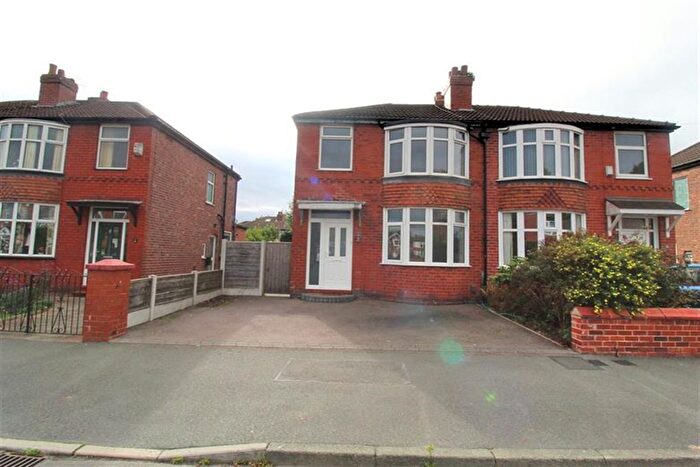 3 Bedroom Semi-Detached House To Rent In Ashburn Road, Heaton Norris, Stockport, SK4