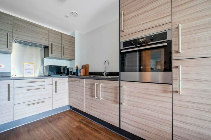 1 Bedroom Flat To Rent In Station View, Guildford, , Guildford, GU1