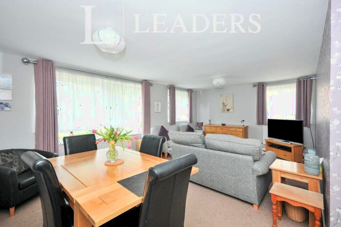 2 Bedroom Apartment To Rent In Violet Lane, CR0