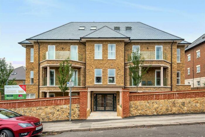 2 Bedroom Flat To Rent In Albury Road, Guildford, GU1