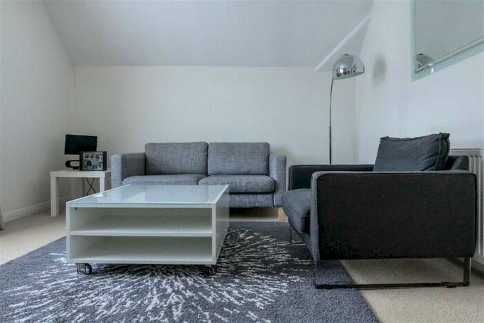 1 Bedroom Flat To Rent In Kew Gardens Road, Kew, Richmond, TW9