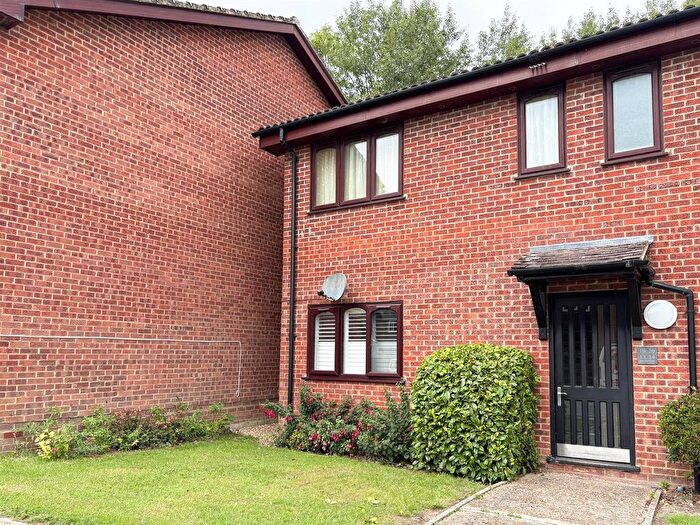 1 Bedroom Flat For Sale In Junction Close, Burgess Hill, RH15