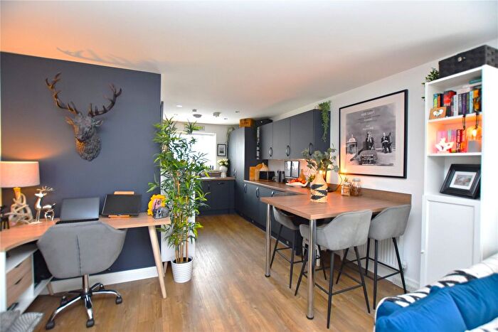 2 Bedroom Flat For Sale In Tom Gaughan Way, Didcot, Oxfordshire, OX11