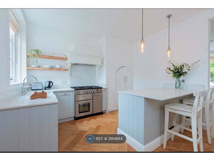 3 Bedroom Semi-Detached House To Rent In Hop Gardens, Henley-On-Thames, RG9