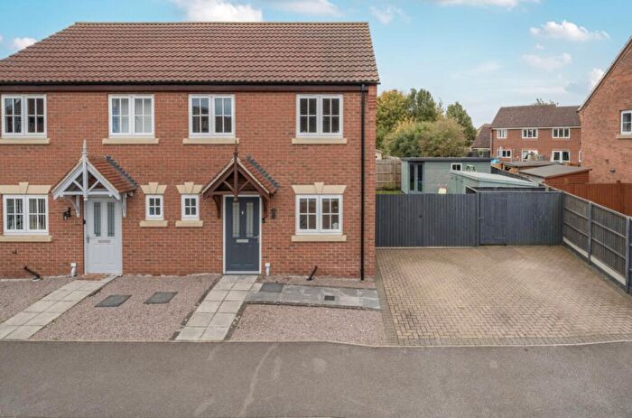 3 Bedroom Semi-Detached House For Sale In Kings Manor, Coningsby, LN4