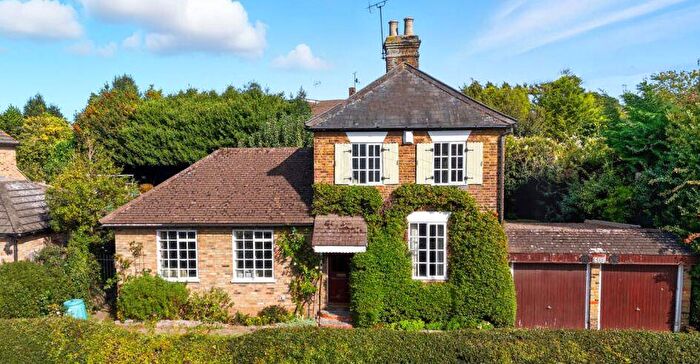 3 Bedroom Detached House For Sale In Hanging Hill Lane, Hutton, Brentwood, Essex, CM13